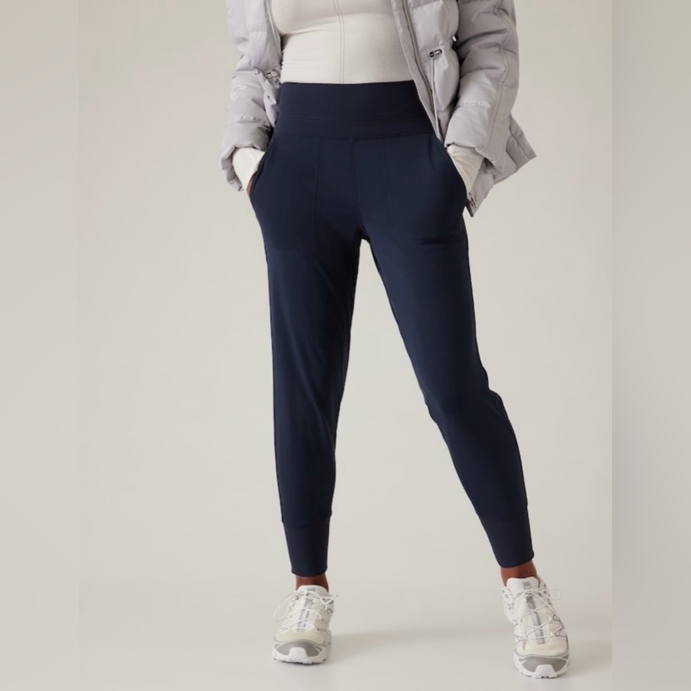 NWT-Athleta Navy Venice Mid Rise Jogger, Extra Small